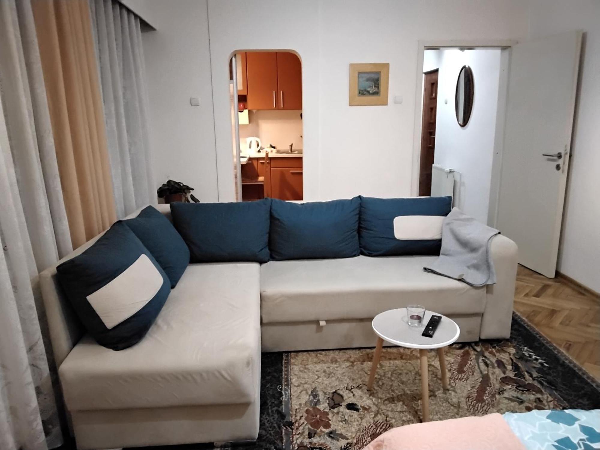Fina Apartman Leskovac  Buitenkant foto